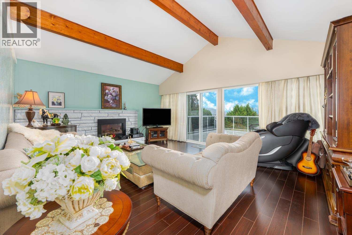 5681 Sardis Crescent, Burnaby, British Columbia  V5H 3K4 - Photo 5 - R3064891