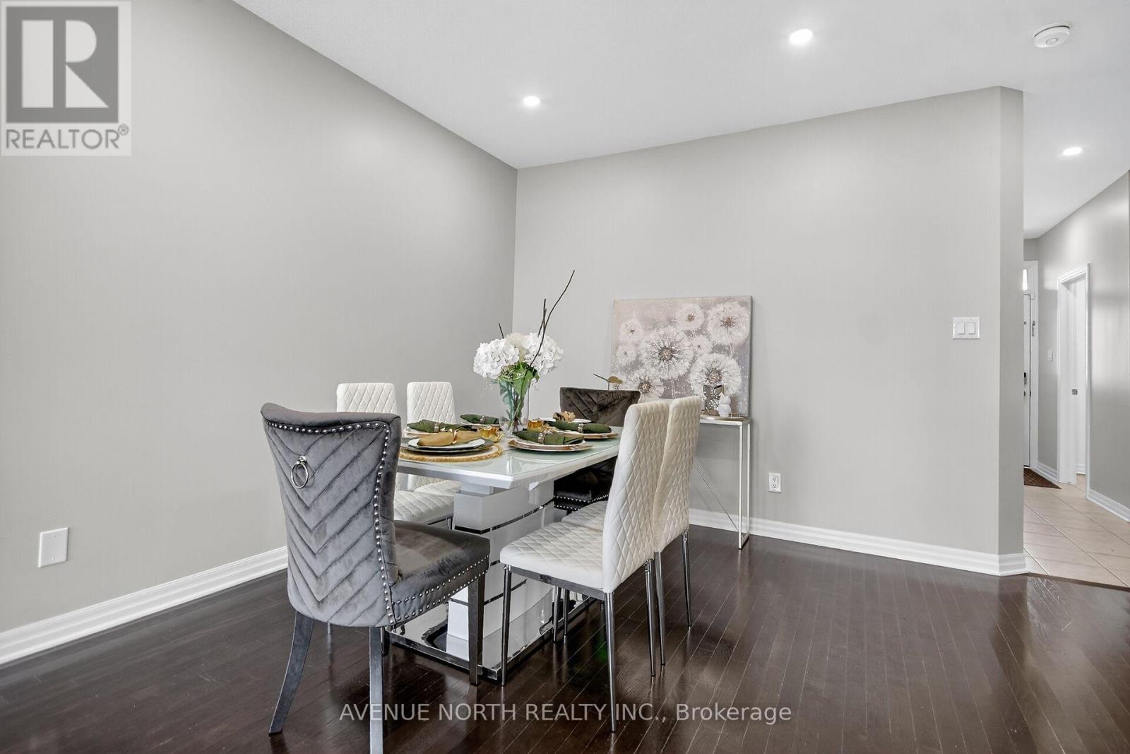 629 Sunburst Street, Ottawa, Ontario  K1T 0L1 - Photo 12 - X12522880