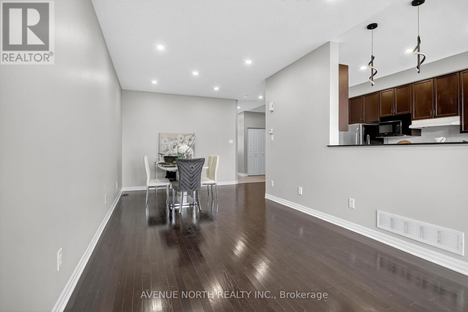 629 Sunburst Street, Ottawa, Ontario  K1T 0L1 - Photo 38 - X12522880