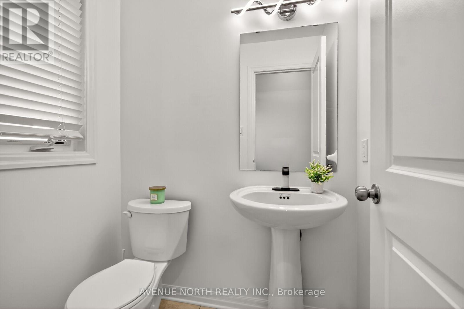 629 Sunburst Street, Ottawa, Ontario  K1T 0L1 - Photo 5 - X12522880