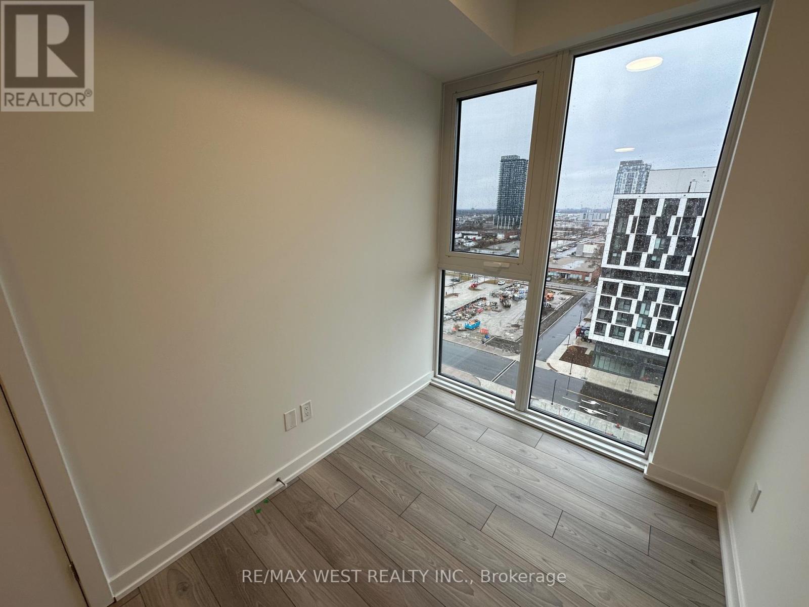 1021 - 1007 The Queensway Avenue, Toronto, Ontario  M8Z 0C6 - Photo 12 - W12636986