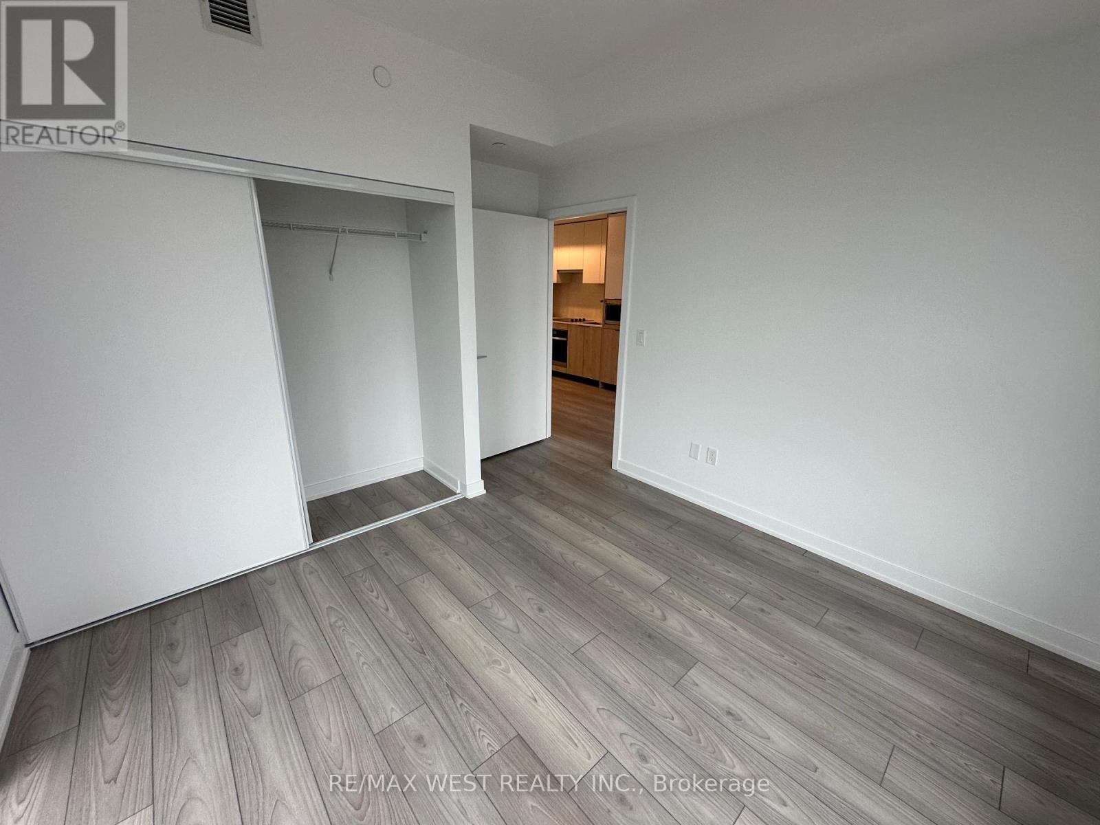 1021 - 1007 The Queensway Avenue, Toronto, Ontario  M8Z 0C6 - Photo 9 - W12636986