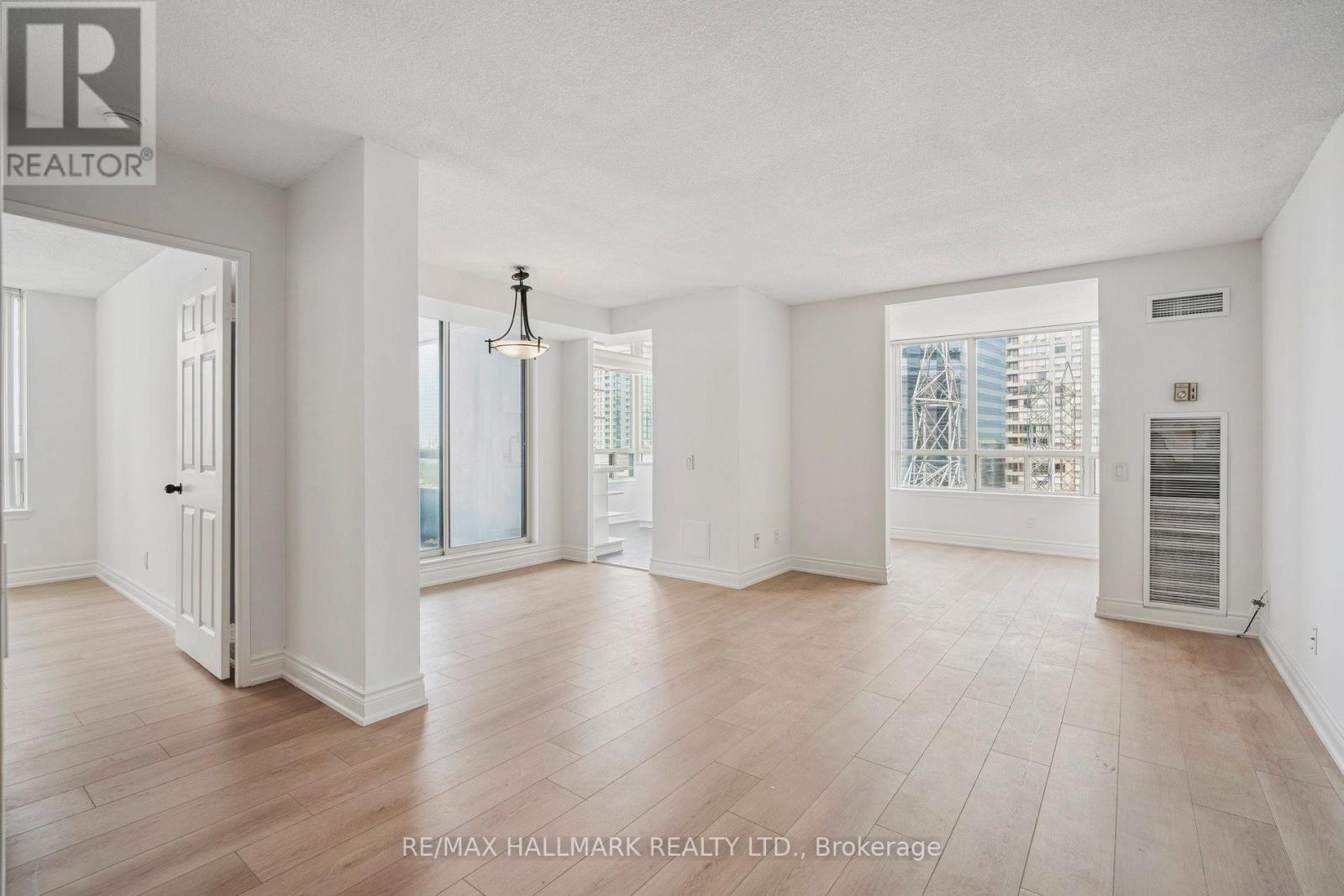 1214 - 7 BISHOP AVENUE, Toronto, Ontario