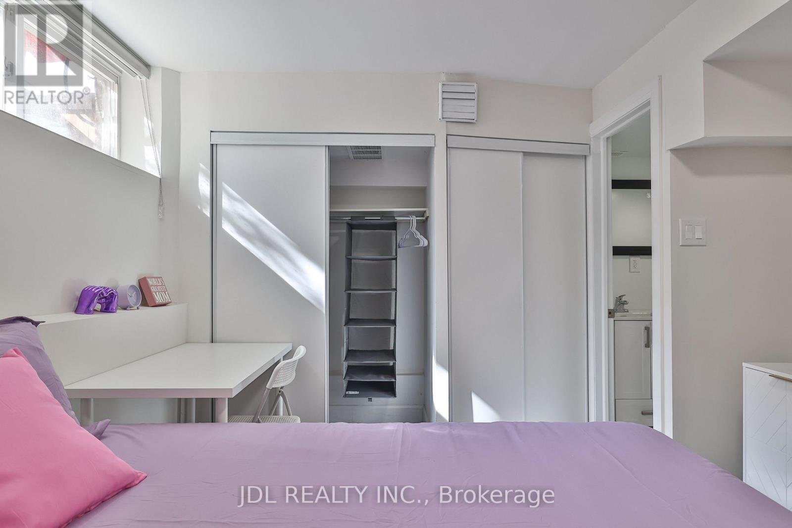 1 - 5 Sorauren Avenue, Toronto, Ontario  M6R 2C6 - Photo 11 - W12644408