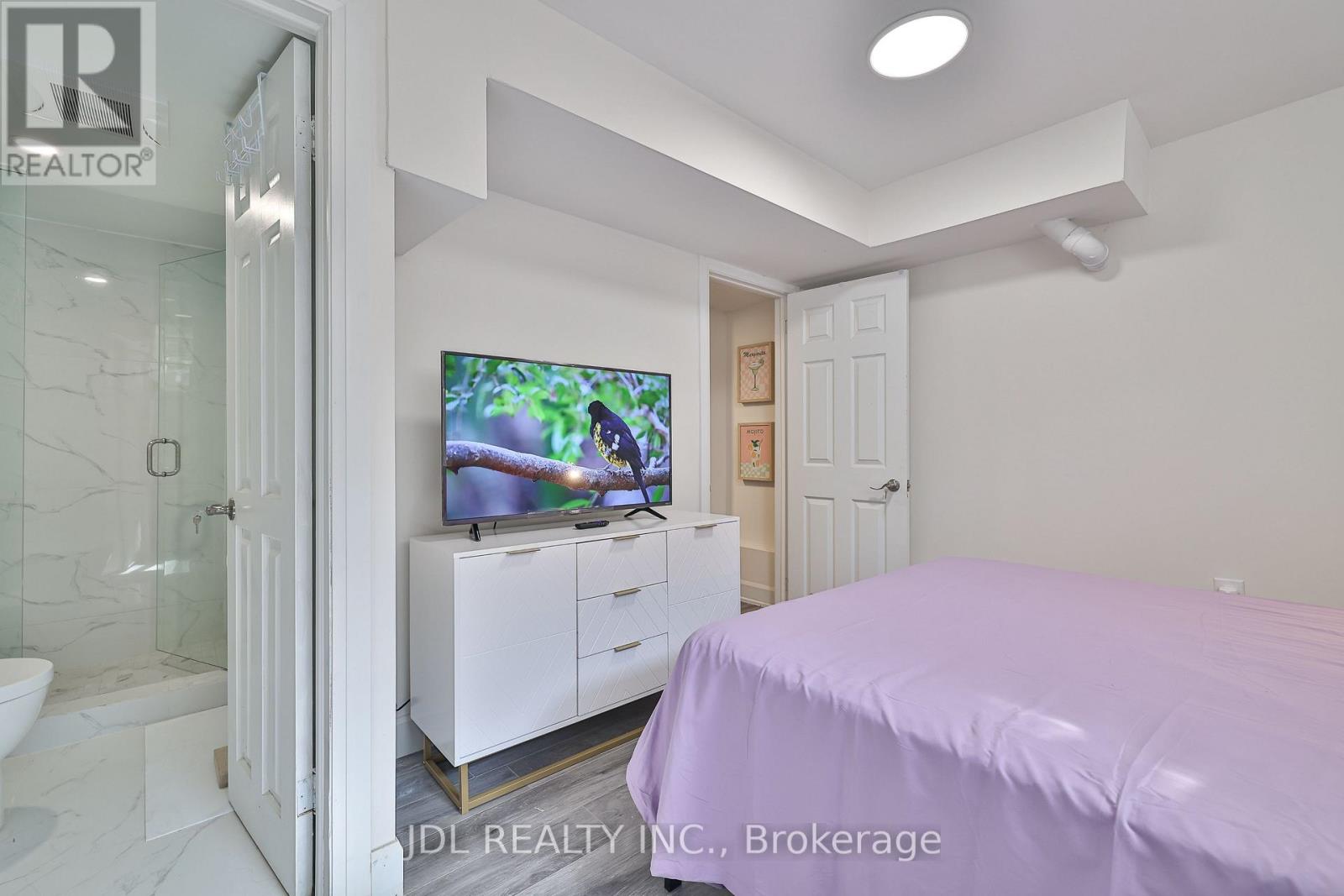 1 - 5 Sorauren Avenue, Toronto, Ontario  M6R 2C6 - Photo 14 - W12644408