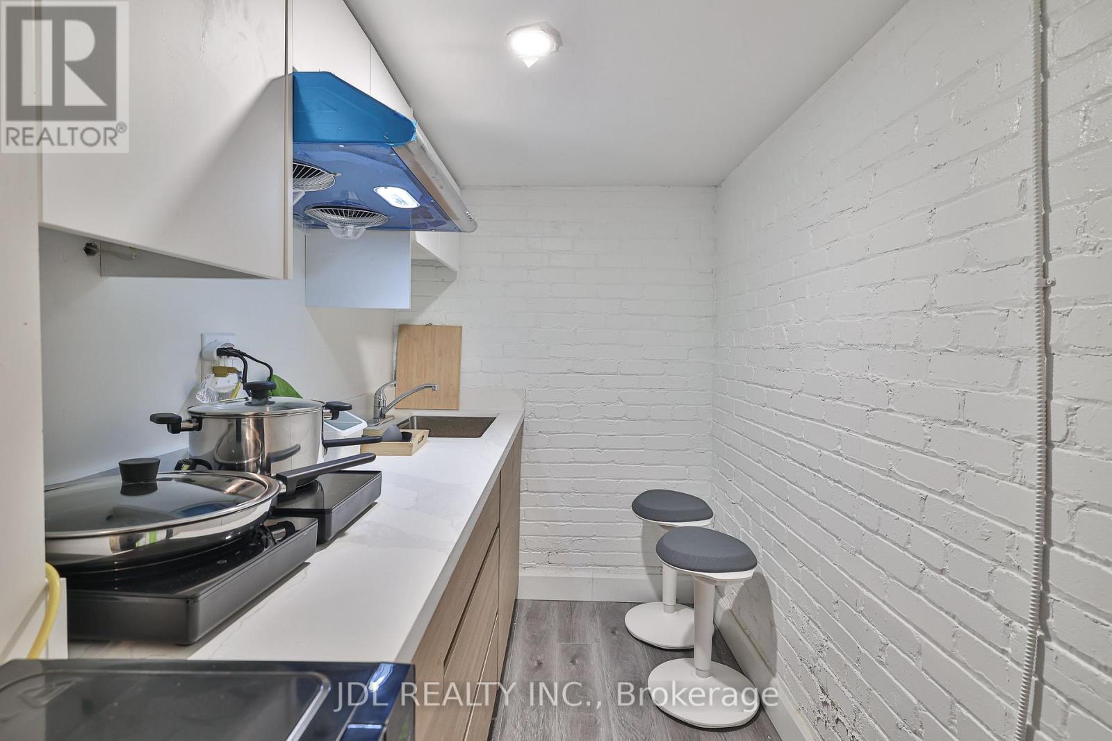 1 - 5 Sorauren Avenue, Toronto, Ontario  M6R 2C6 - Photo 17 - W12644408