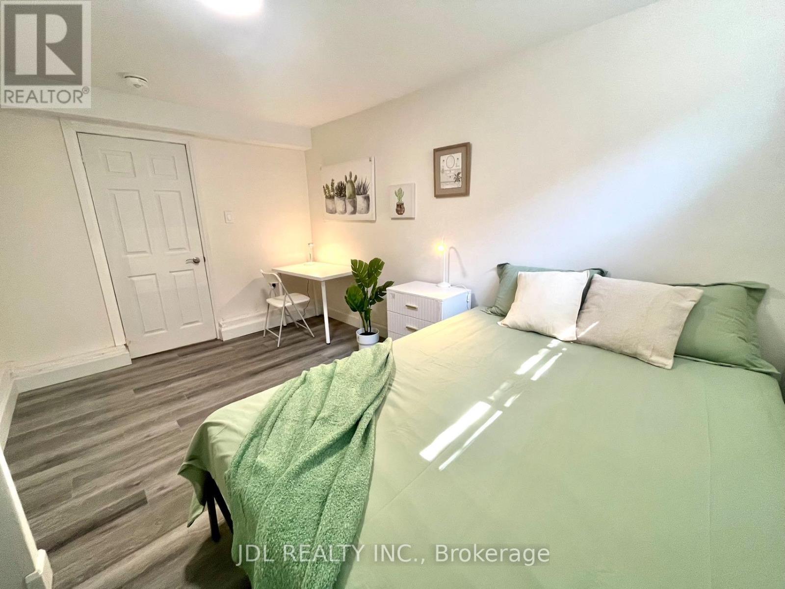 1 - 5 Sorauren Avenue, Toronto, Ontario  M6R 2C6 - Photo 26 - W12644408