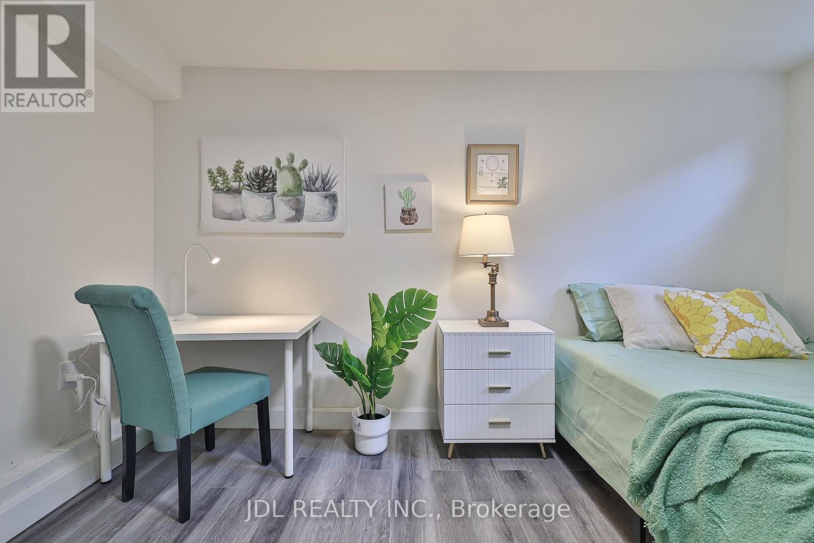 1 - 5 Sorauren Avenue, Toronto, Ontario  M6R 2C6 - Photo 4 - W12644408