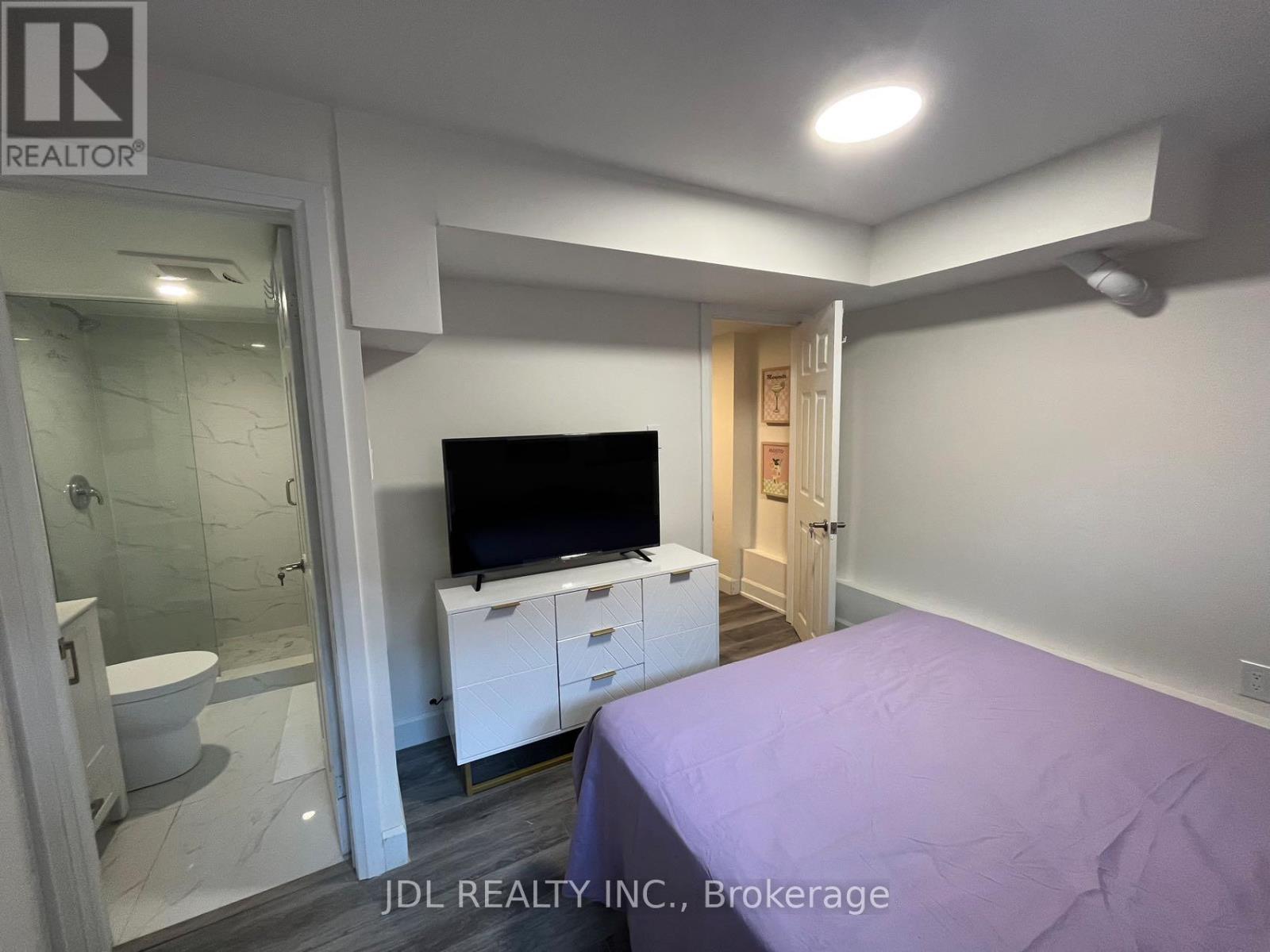 1 - 5 Sorauren Avenue, Toronto, Ontario  M6R 2C6 - Photo 40 - W12644408