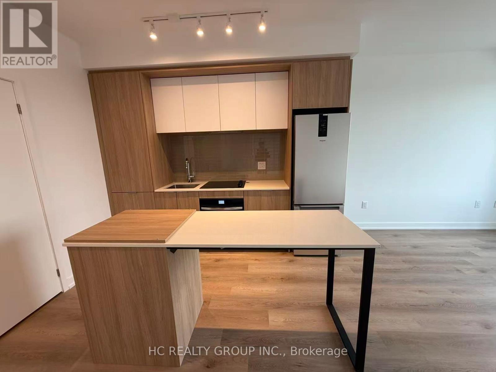 3809 - 395 Square One Drive, Mississauga, Ontario  L5B 0P6 - Photo 3 - W12644410