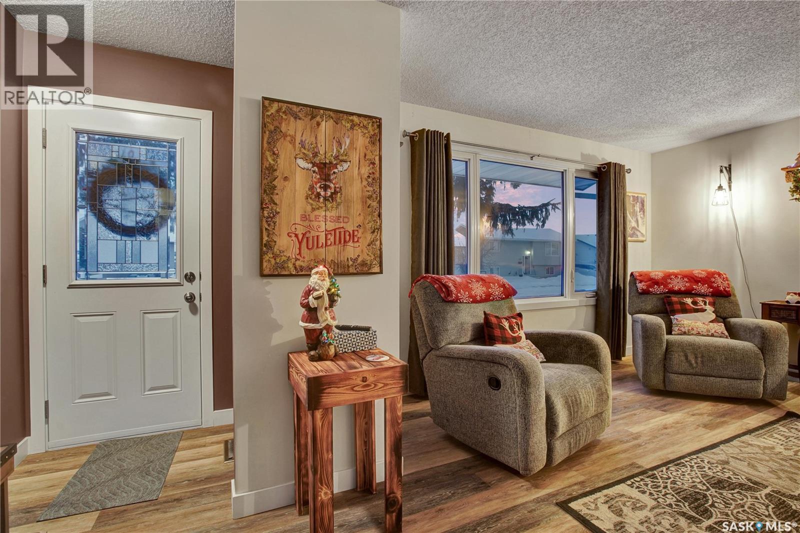 212 2nd Avenue N, Warman, Saskatchewan  S0K 4S0 - Photo 2 - SK025720