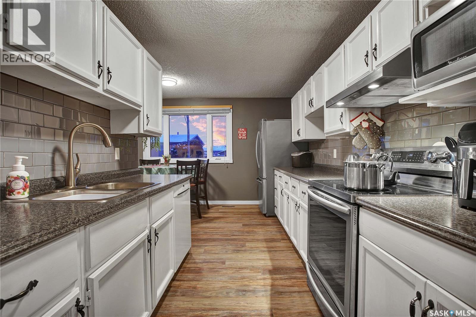 212 2nd Avenue N, Warman, Saskatchewan  S0K 4S0 - Photo 5 - SK025720