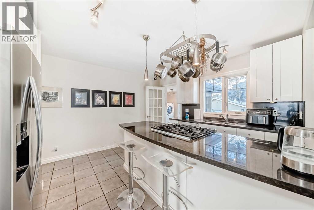 2204 25 Avenue Nw, Calgary, Alberta  T2M 2C1 - Photo 13 - A2273568