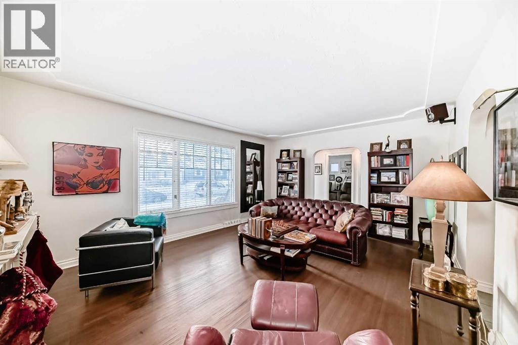 2204 25 Avenue Nw, Calgary, Alberta  T2M 2C1 - Photo 5 - A2273568