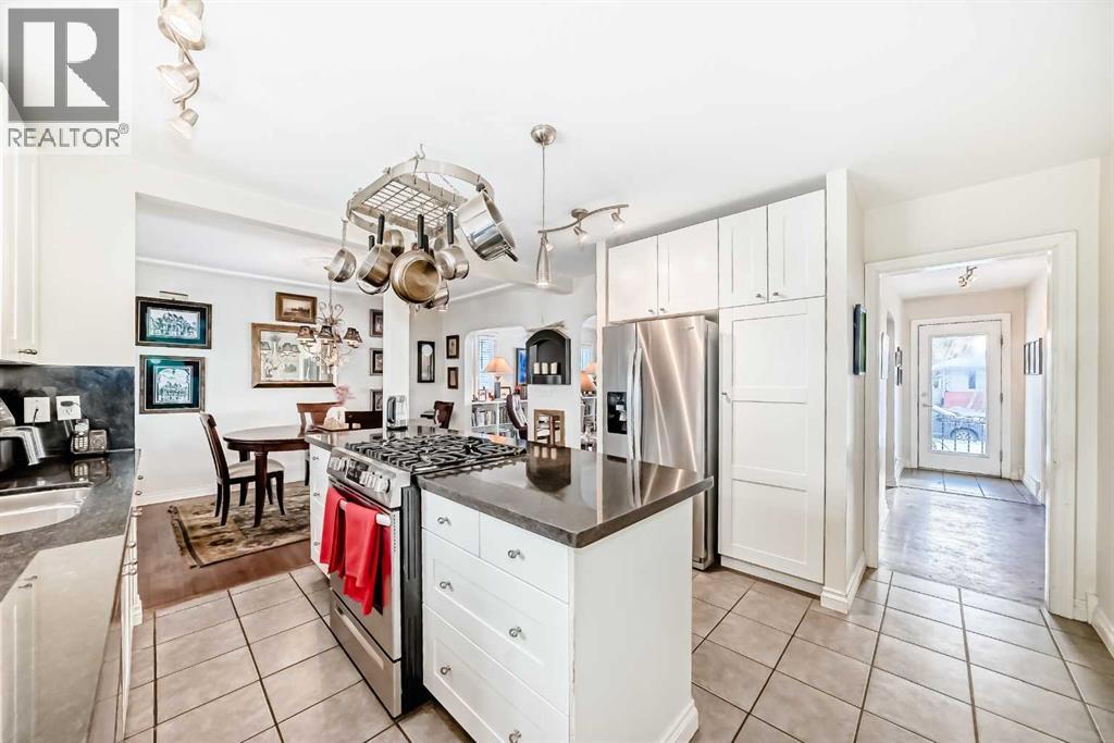 2204 25 Avenue Nw, Calgary, Alberta  T2M 2C1 - Photo 11 - A2273568