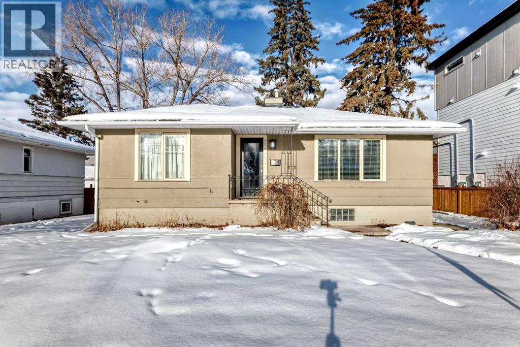 2204 25 Avenue NW, Calgary, Alberta
