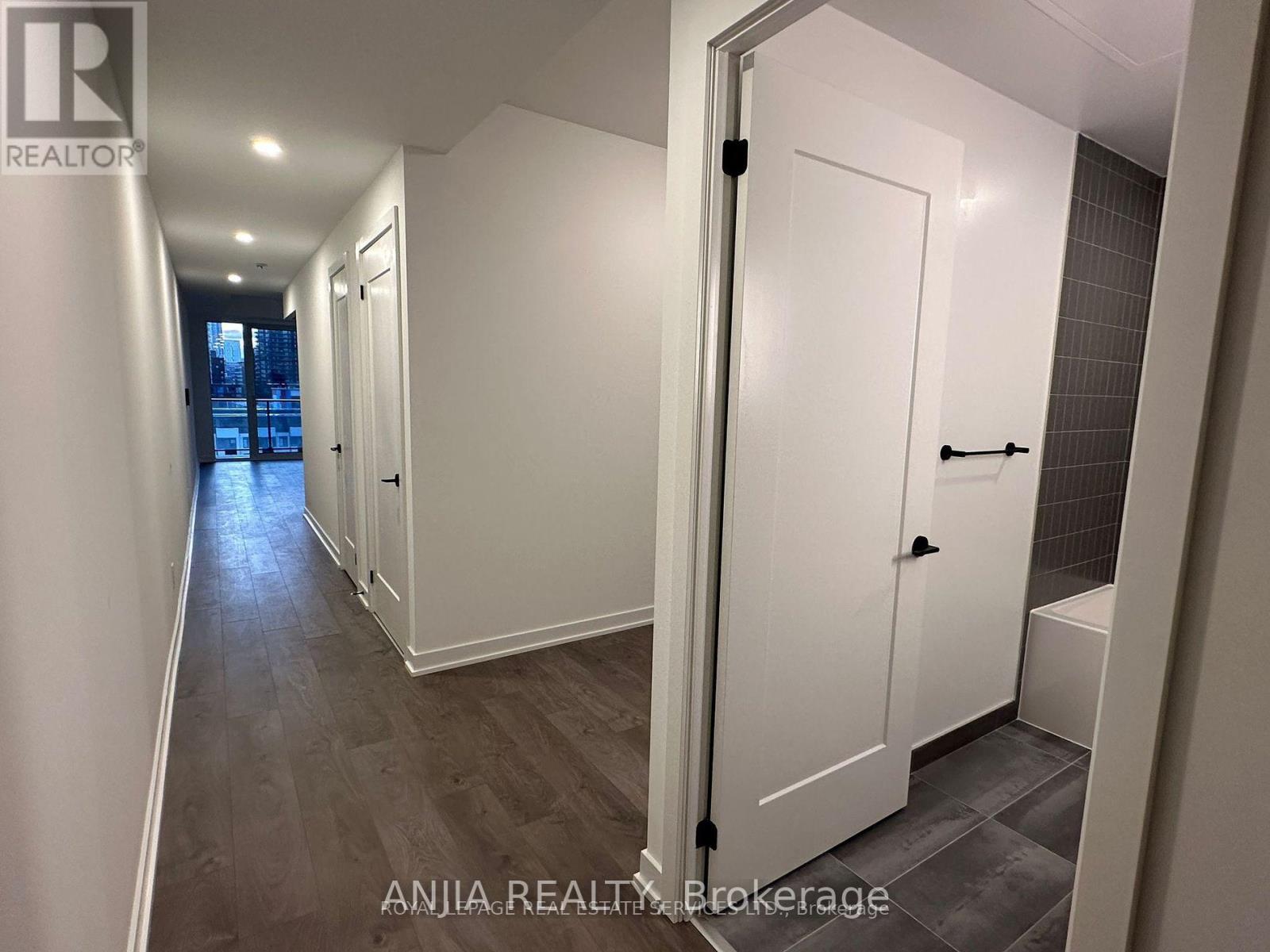 618 - 5 Defries Street, Toronto, Ontario  M5A 3R4 - Photo 9 - C12644398