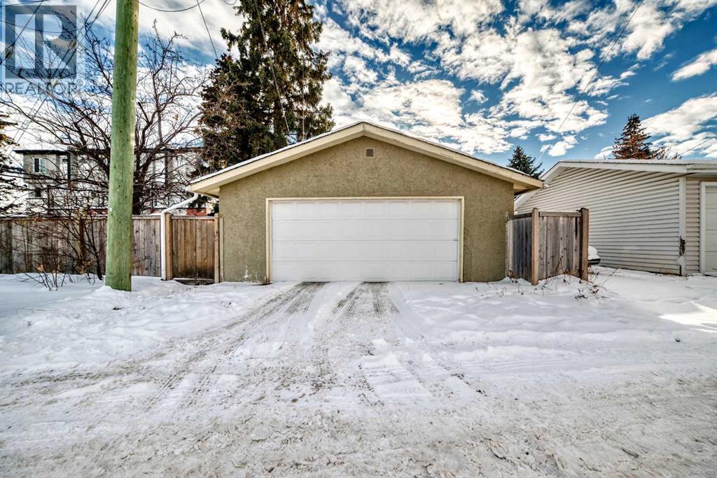 2204 25 Avenue Nw, Calgary, Alberta  T2M 2C1 - Photo 35 - A2273568