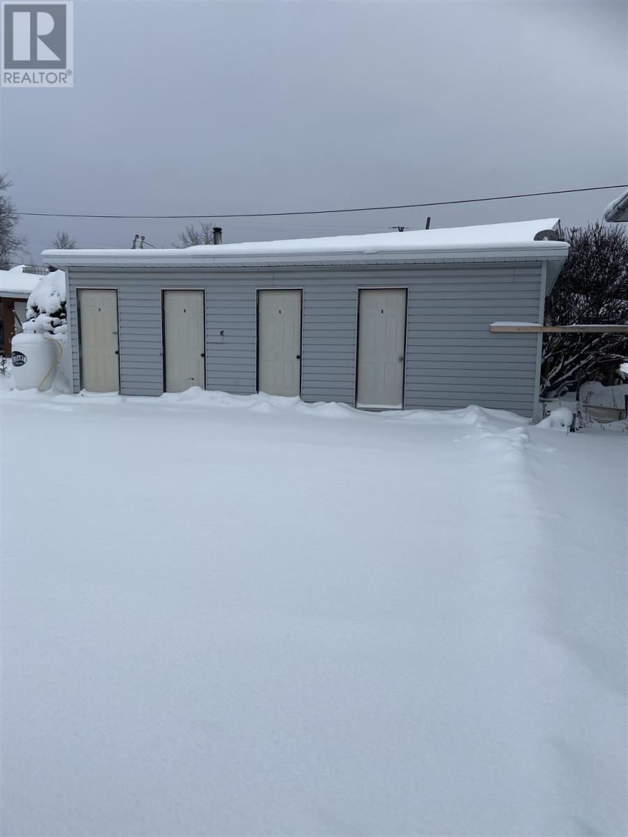 49 Third Ave, Hornepayne, Ontario  P0M 1Z0 - Photo 2 - SM253491