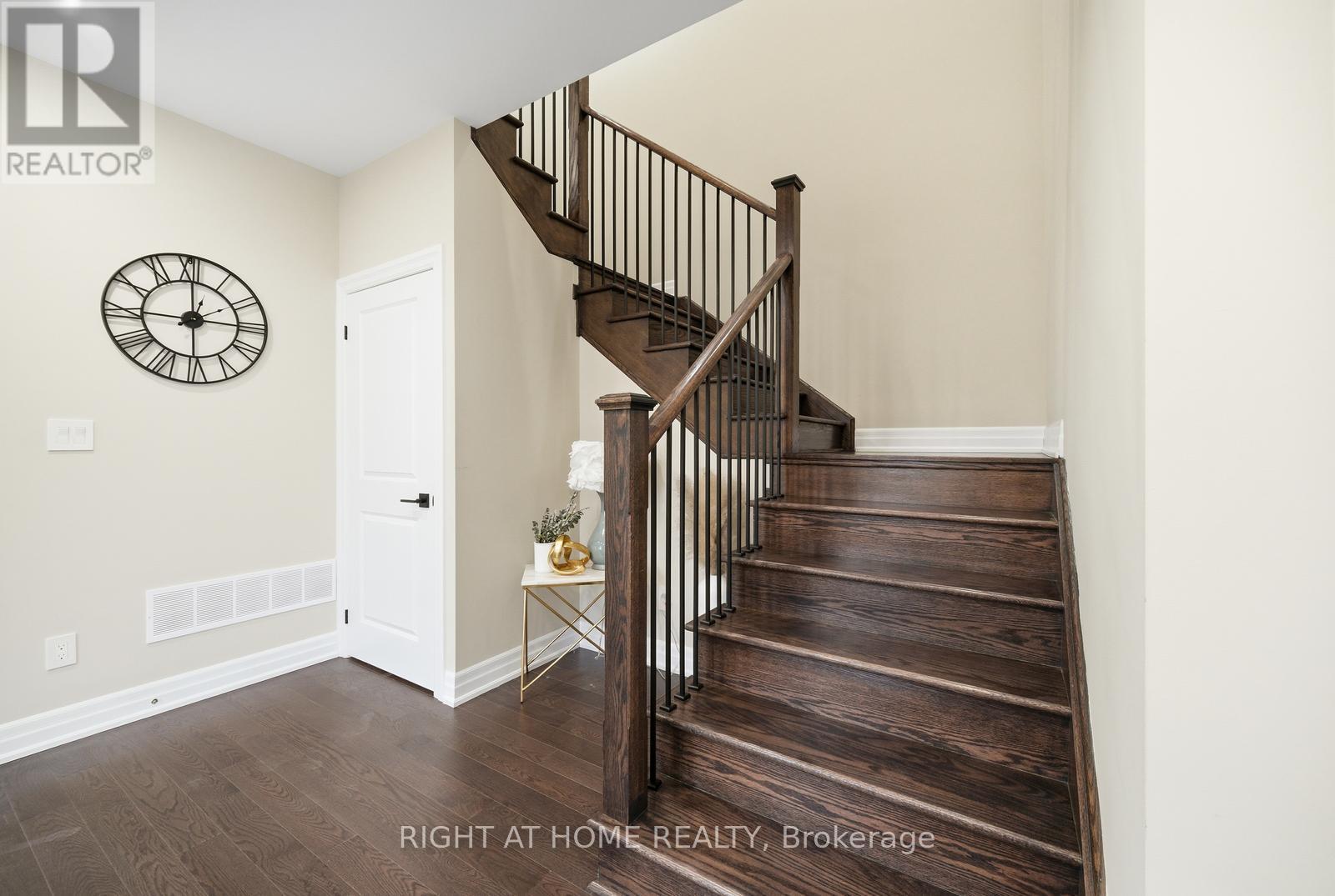 55 Clifford Crescent, New Tecumseth (Tottenham), Ontario  L0G 1W0 - Photo 10 - N12644462