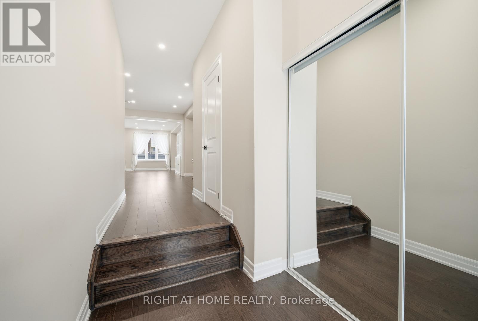 55 Clifford Crescent, New Tecumseth (Tottenham), Ontario  L0G 1W0 - Photo 5 - N12644462