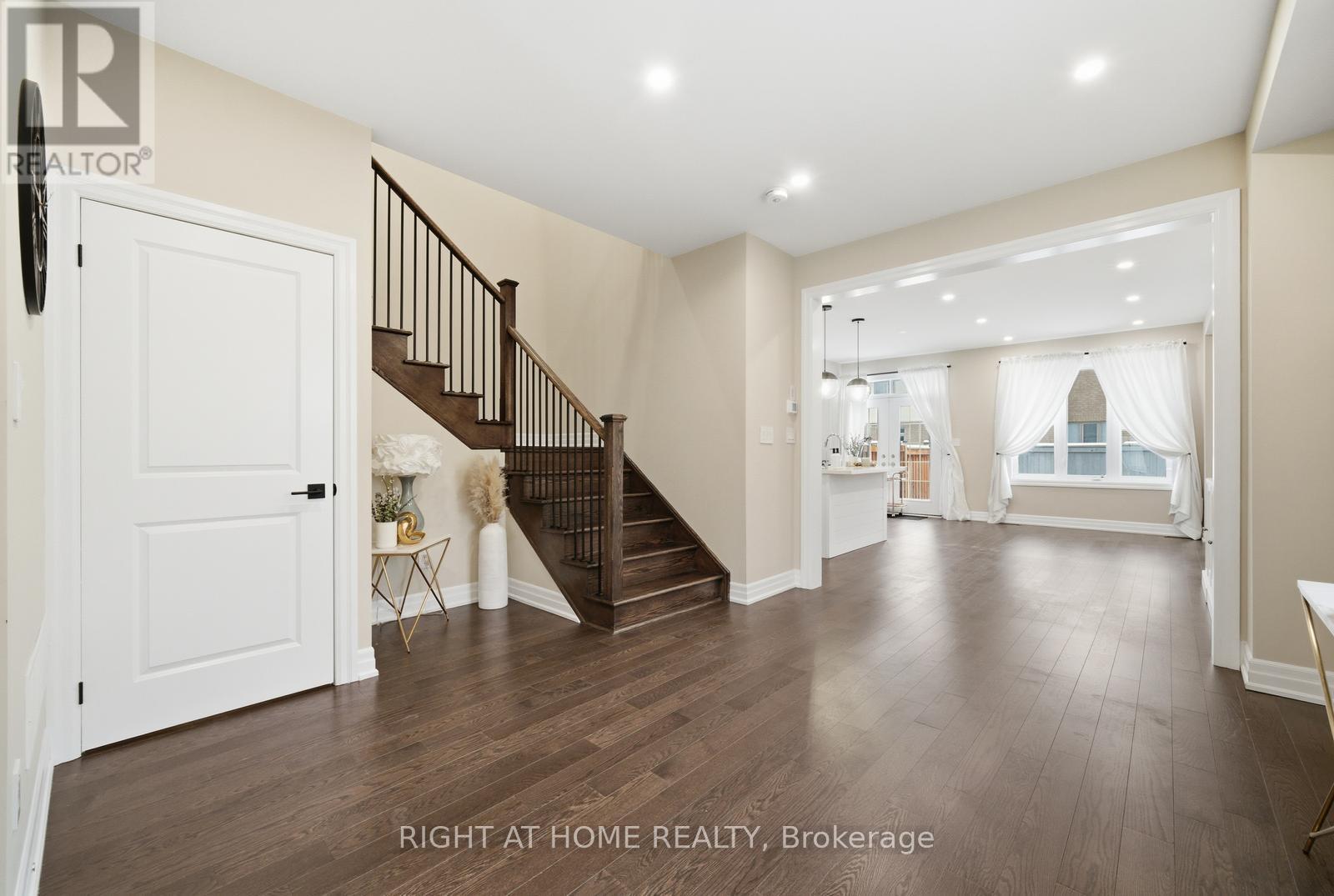 55 Clifford Crescent, New Tecumseth (Tottenham), Ontario  L0G 1W0 - Photo 6 - N12644462