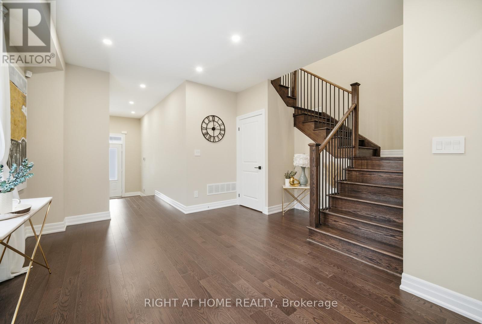 55 Clifford Crescent, New Tecumseth (Tottenham), Ontario  L0G 1W0 - Photo 8 - N12644462