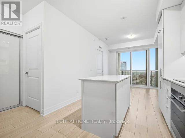 1807 - 30 Elm Street W, Mississauga, Ontario  L5B 0N6 - Photo 11 - W12640182