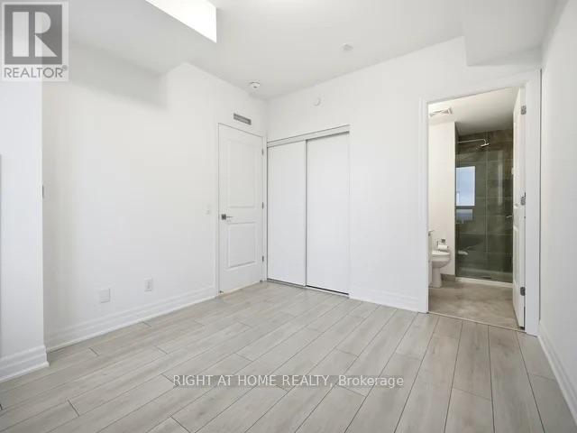 1807 - 30 Elm Street W, Mississauga, Ontario  L5B 0N6 - Photo 19 - W12640182