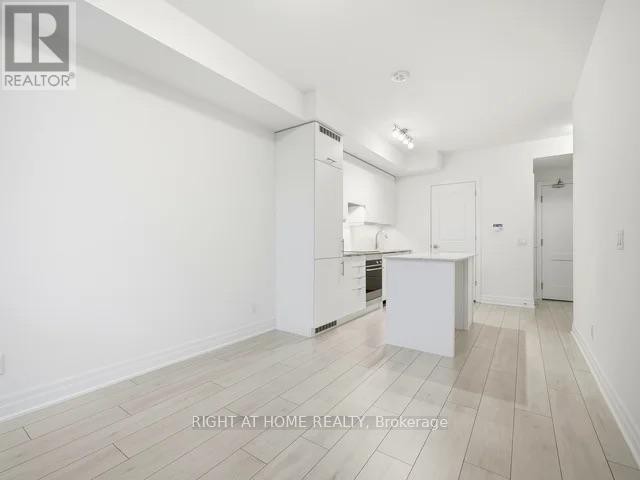 1807 - 30 Elm Street W, Mississauga, Ontario  L5B 0N6 - Photo 12 - W12640182