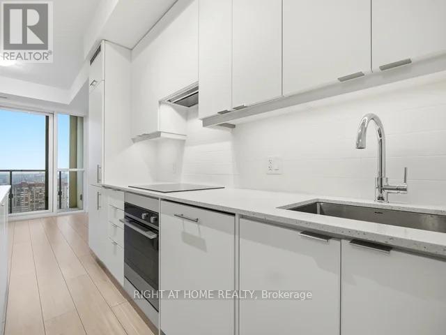 1807 - 30 Elm Street W, Mississauga, Ontario  L5B 0N6 - Photo 10 - W12640182