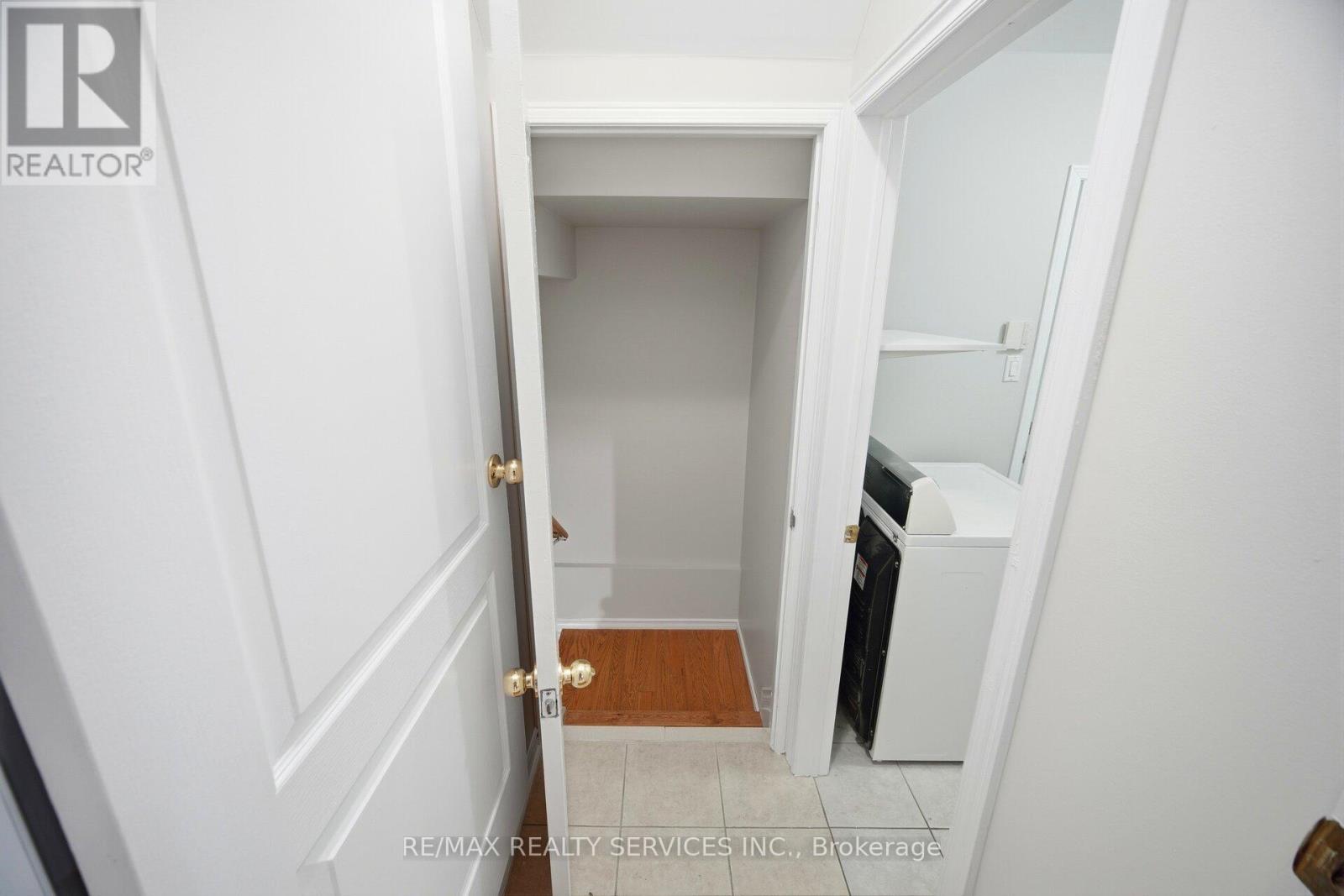 244 Brisdale Drive, Brampton, Ontario  L7A 2T3 - Photo 22 - W12644456