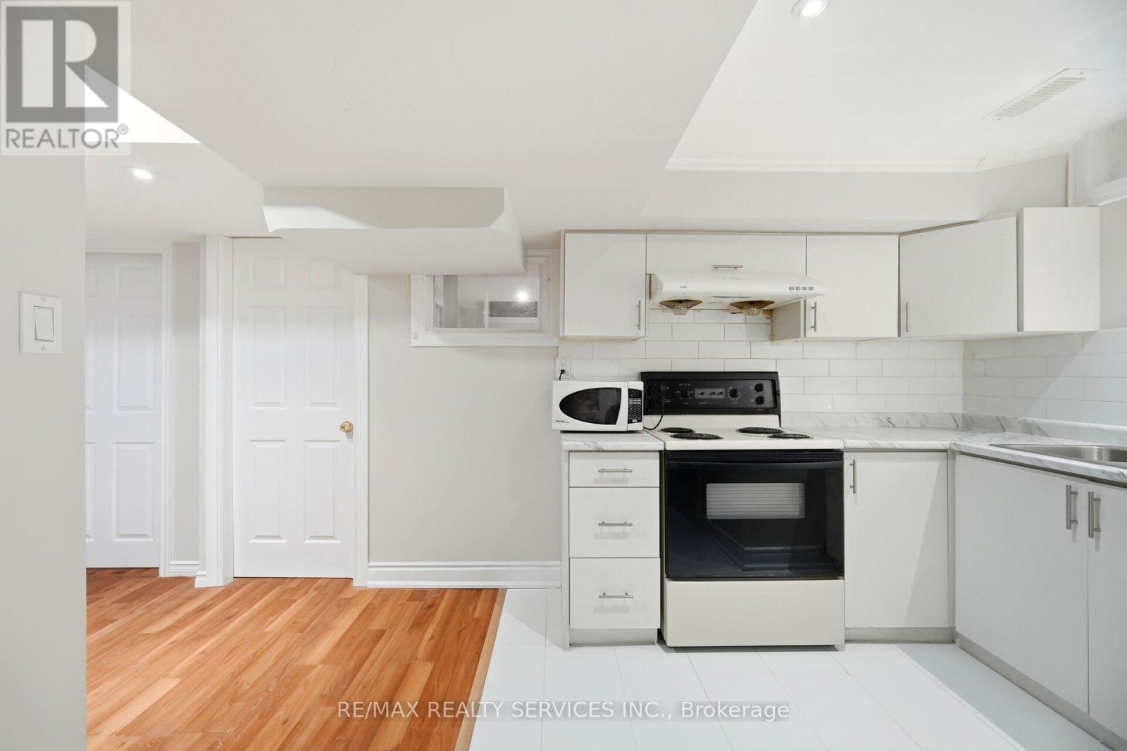 244 Brisdale Drive, Brampton, Ontario  L7A 2T3 - Photo 41 - W12644456