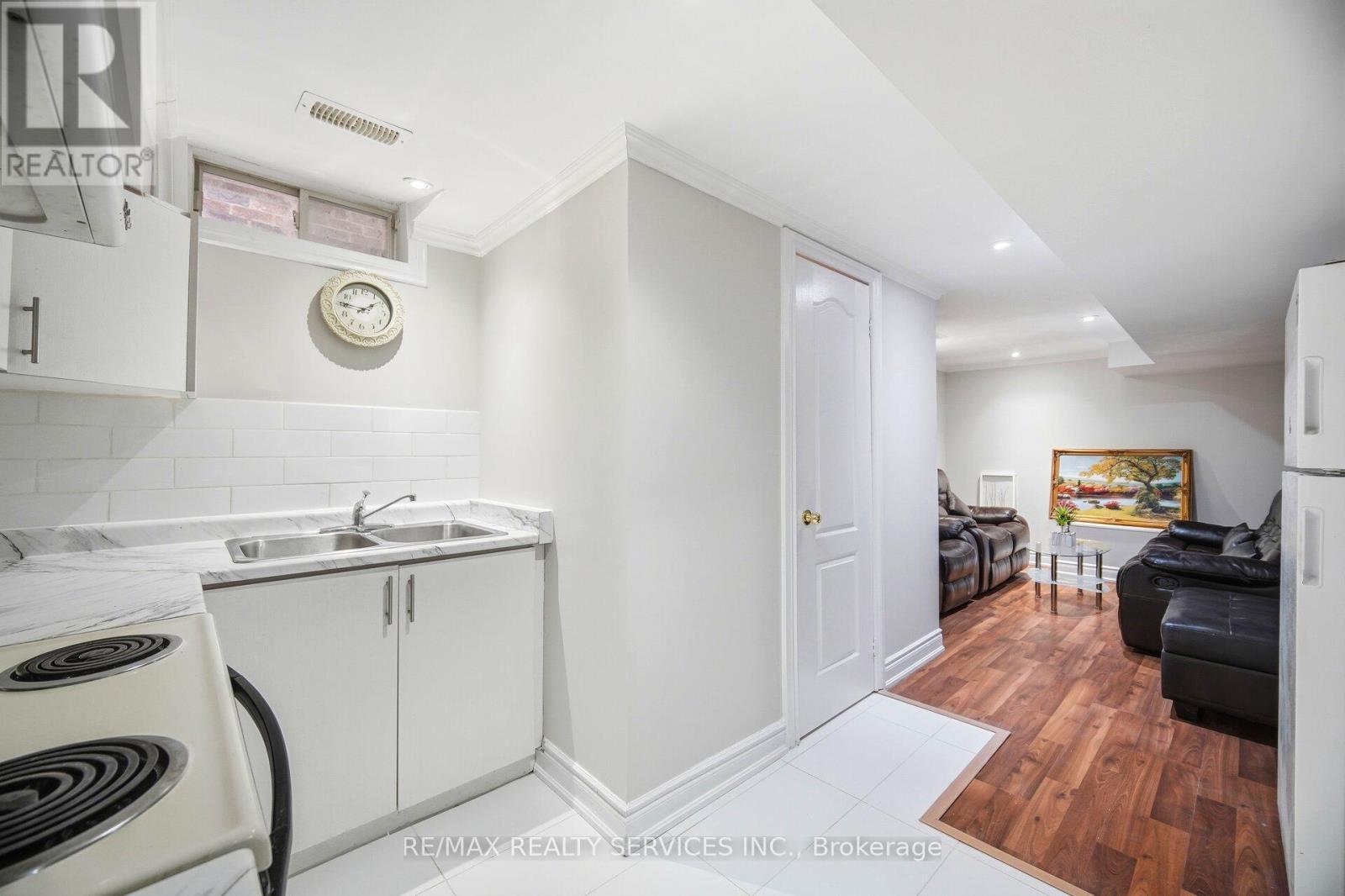 244 Brisdale Drive, Brampton, Ontario  L7A 2T3 - Photo 43 - W12644456