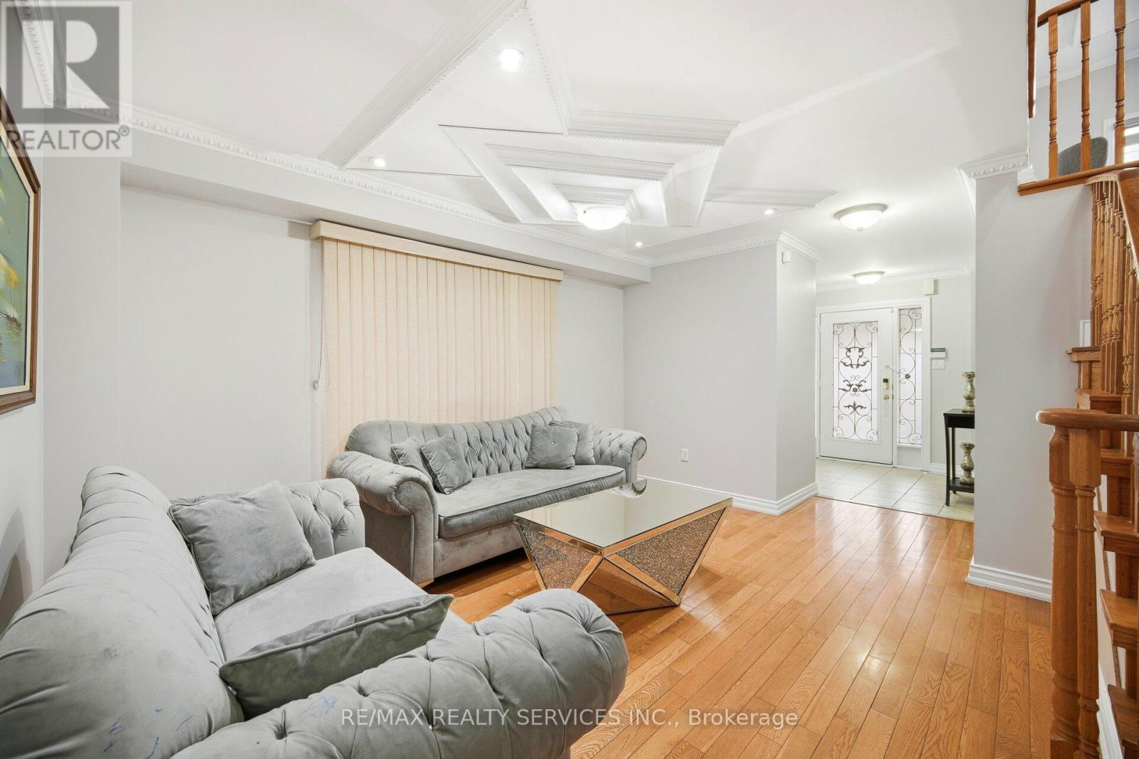 244 Brisdale Drive, Brampton, Ontario  L7A 2T3 - Photo 7 - W12644456