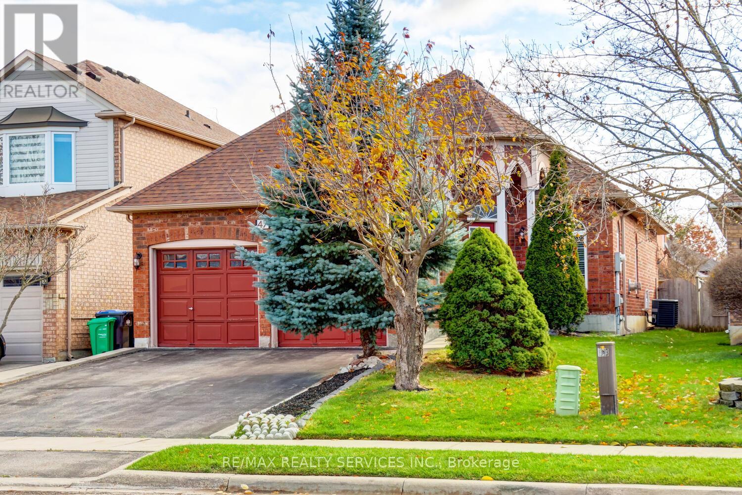 47 COLLINGWOOD AVENUE, Brampton, Ontario