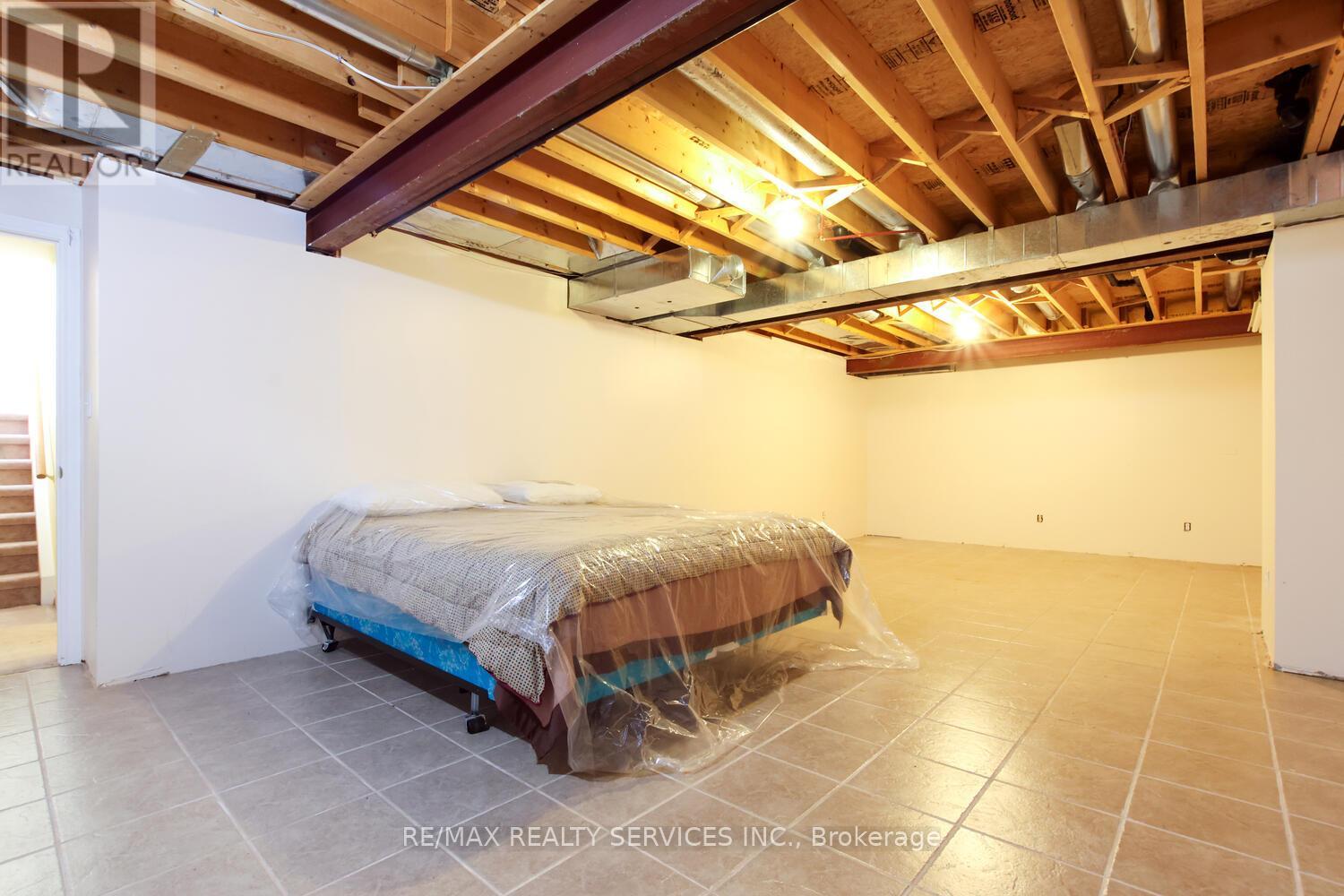 47 Collingwood Avenue, Brampton, Ontario  L7A 1L7 - Photo 32 - W12644472