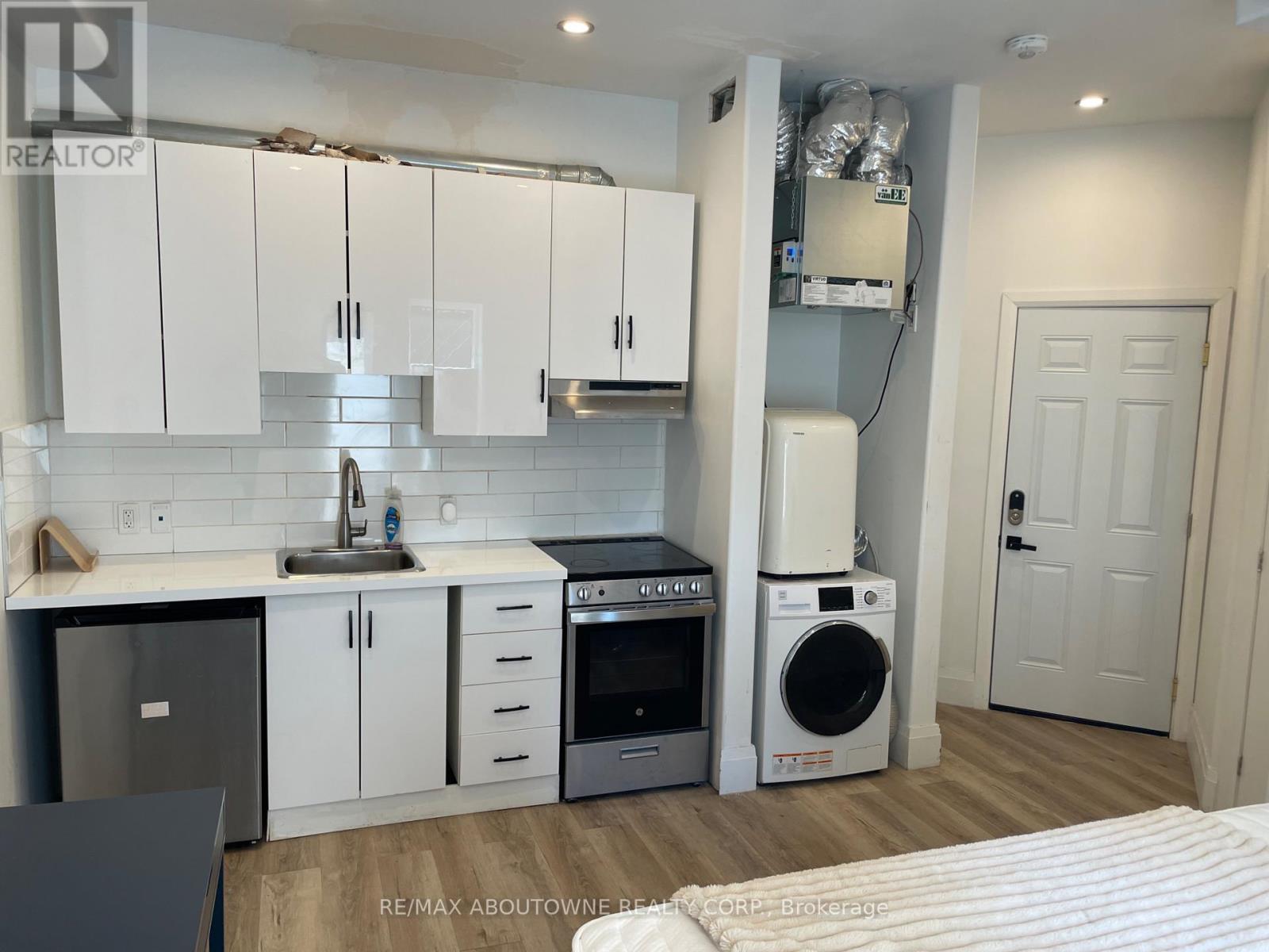 102 - 66 Wellington Street S, Hamilton, Ontario  L8N 2R1 - Photo 9 - X12644464