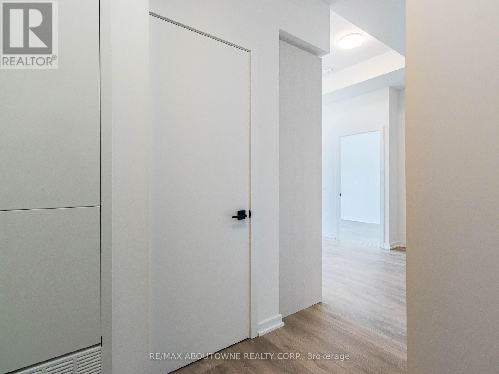 1912 - 10 Graphophone Grove, Toronto, Ontario  M6H 0E5 - Photo 5 - W12644036