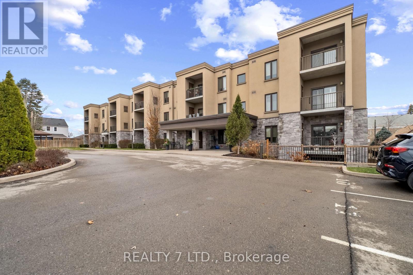 209 - 16 Sullivan Avenue, Thorold, Ontario  L2V 2Y2 - Photo 1 - X12644478