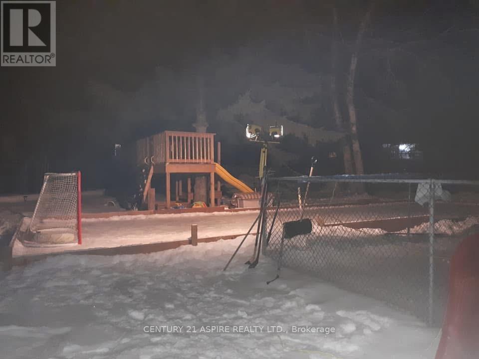 9 James Street, Petawawa, Ontario  K8H 3B4 - Photo 4 - X12642430