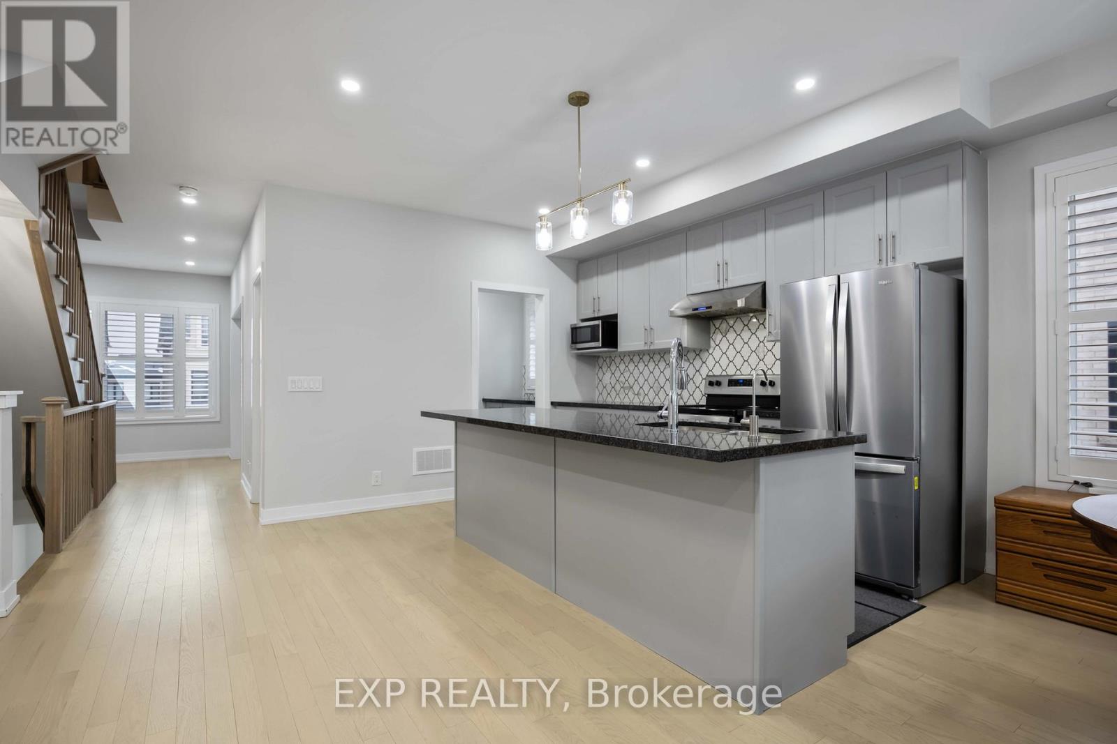 22 Guardhouse Crescent, Markham, Ontario  L6C 3J8 - Photo 7 - N12644498