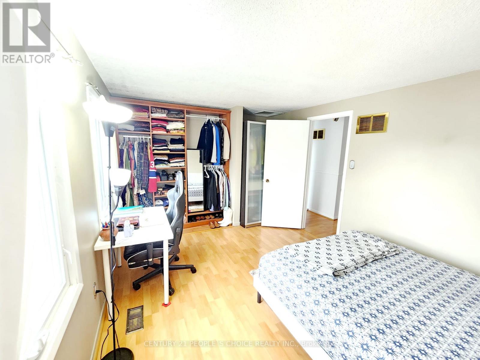 7275 Corrine Crescent, Mississauga, Ontario  L5N 5C3 - Photo 15 - W12638662