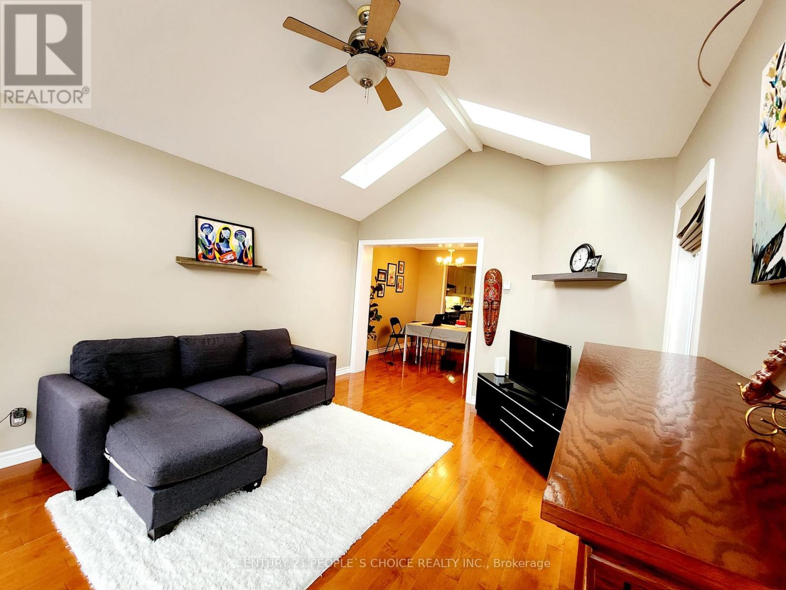 7275 Corrine Crescent, Mississauga, Ontario  L5N 5C3 - Photo 3 - W12638662