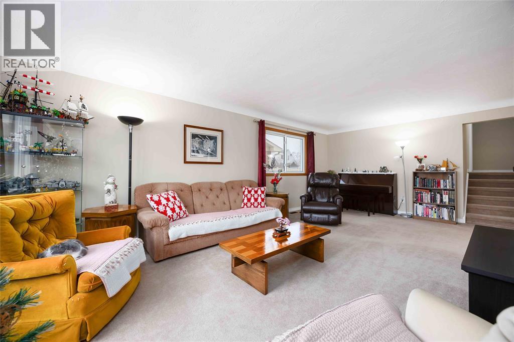 332 Exmouth Street, Sarnia, Ontario  N7T 5N3 - Photo 2 - 25031847