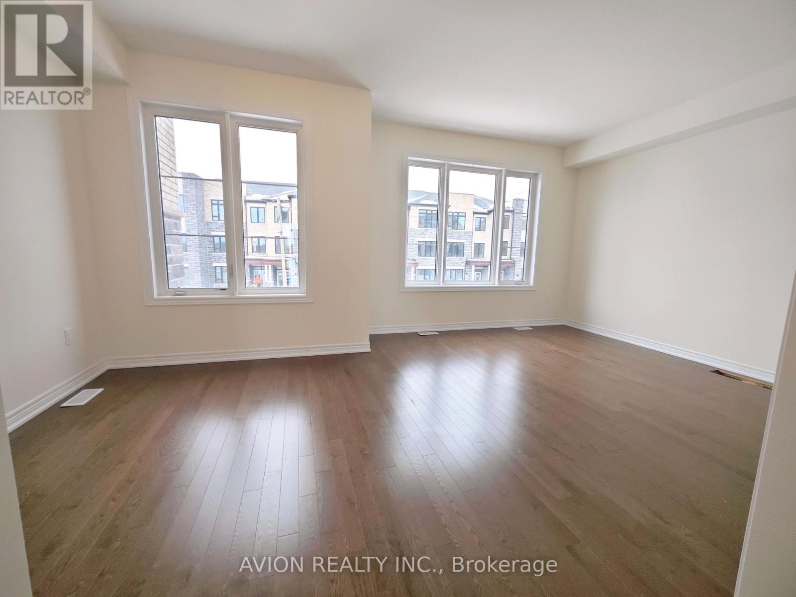 154 Vine Cliff Boulevard, Markham, Ontario  L6C 3E2 - Photo 8 - N12529172