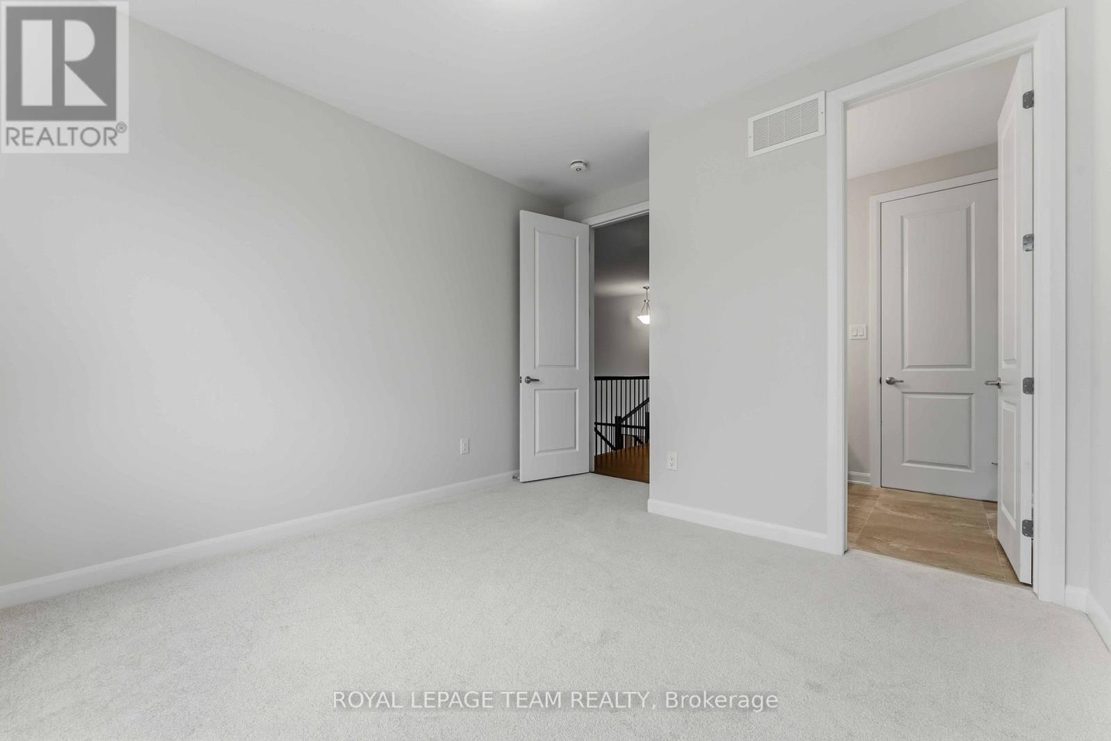 39 Osler Street, Ottawa, Ontario  K2W 0L9 - Photo 10 - X12145429