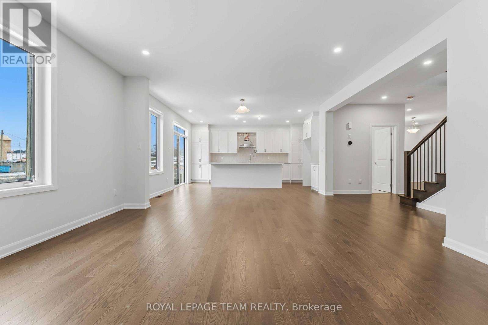 39 Osler Street, Ottawa, Ontario  K2W 0L9 - Photo 8 - X12145429