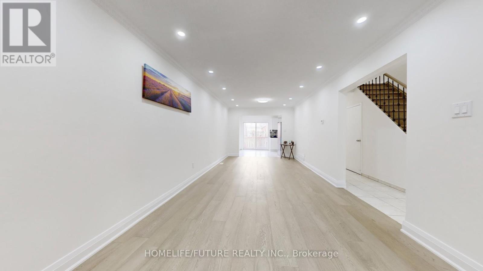 129 Northolt Crescent, Markham, Ontario  L3R 6N9 - Photo 7 - N12644508