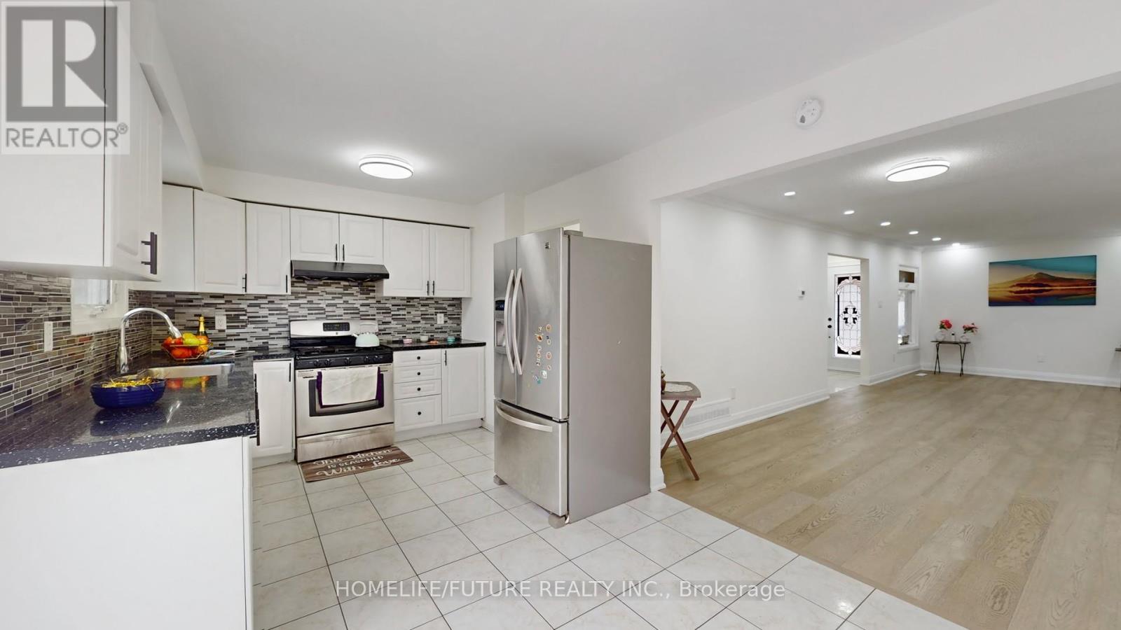 129 Northolt Crescent, Markham, Ontario  L3R 6N9 - Photo 10 - N12644508